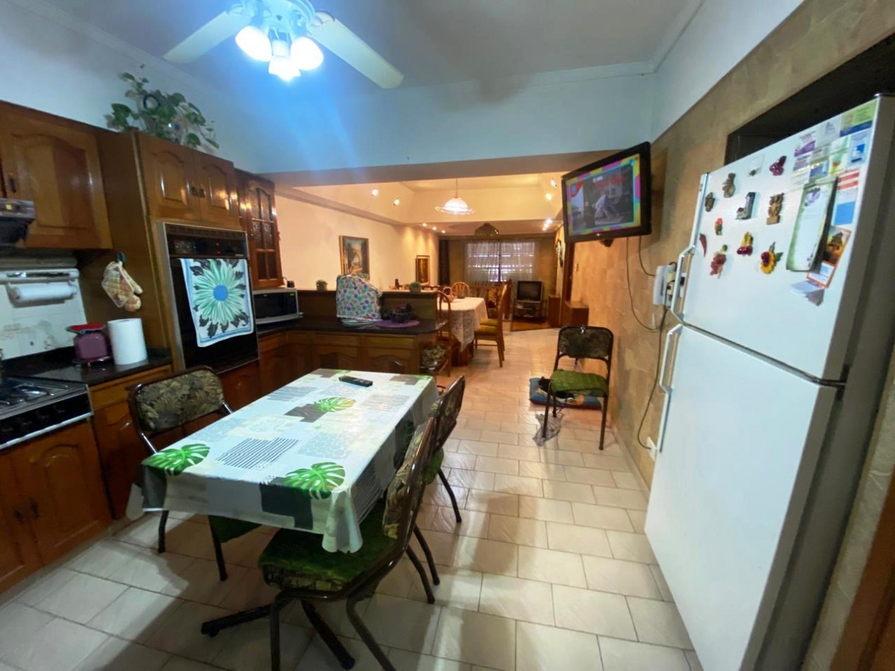 Casa De 4amb  En Dos Plantas  Con Patio, Balcon Aterrazado Al C/fte  Y  Cochera Para 2 Autos  