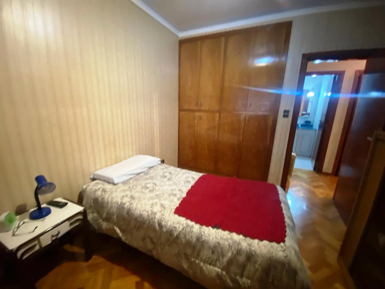 Casa De 4amb  En Dos Plantas  Con Patio, Balcon Aterrazado Al C/fte  Y  Cochera Para 2 Autos  