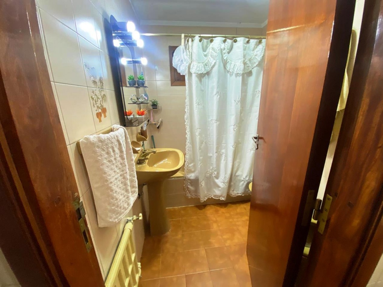 Casa De 4amb  En Dos Plantas  Con Patio, Balcon Aterrazado Al C/fte  Y  Cochera Para 2 Autos  