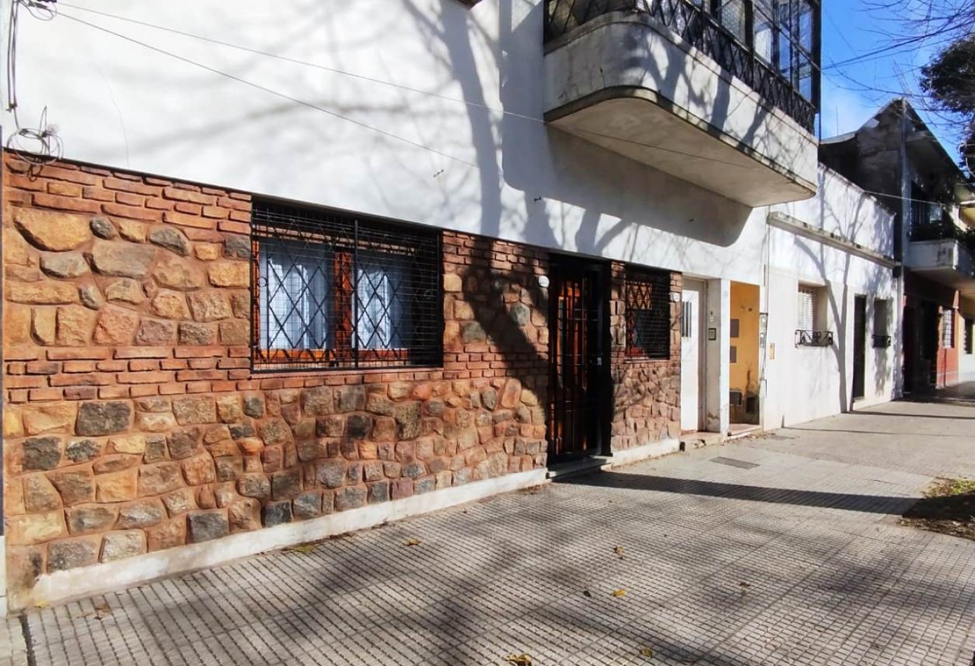 PH de 2amb al frente con patio