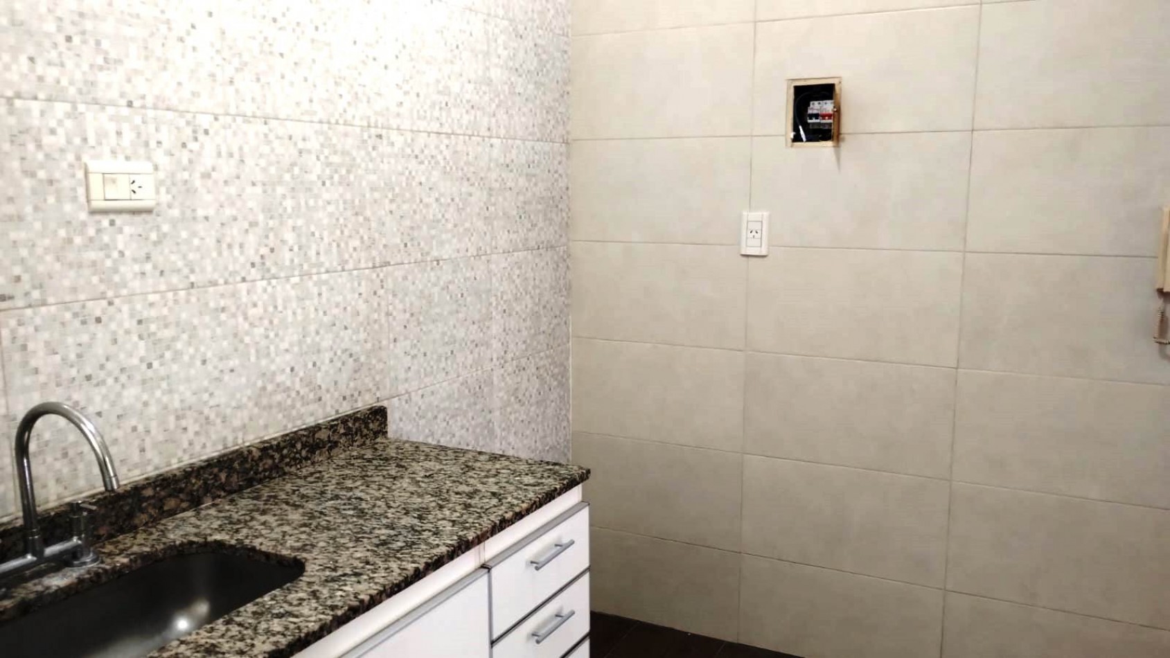 Departamento de 2 amb Planta Baja al Frente con Patio