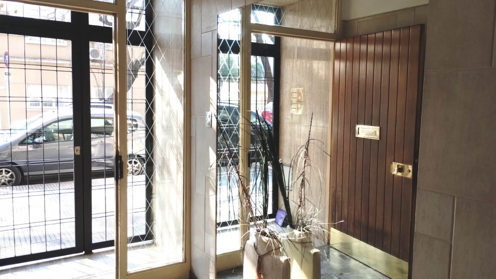 Departamento de 2 amb Planta Baja al Frente con Patio