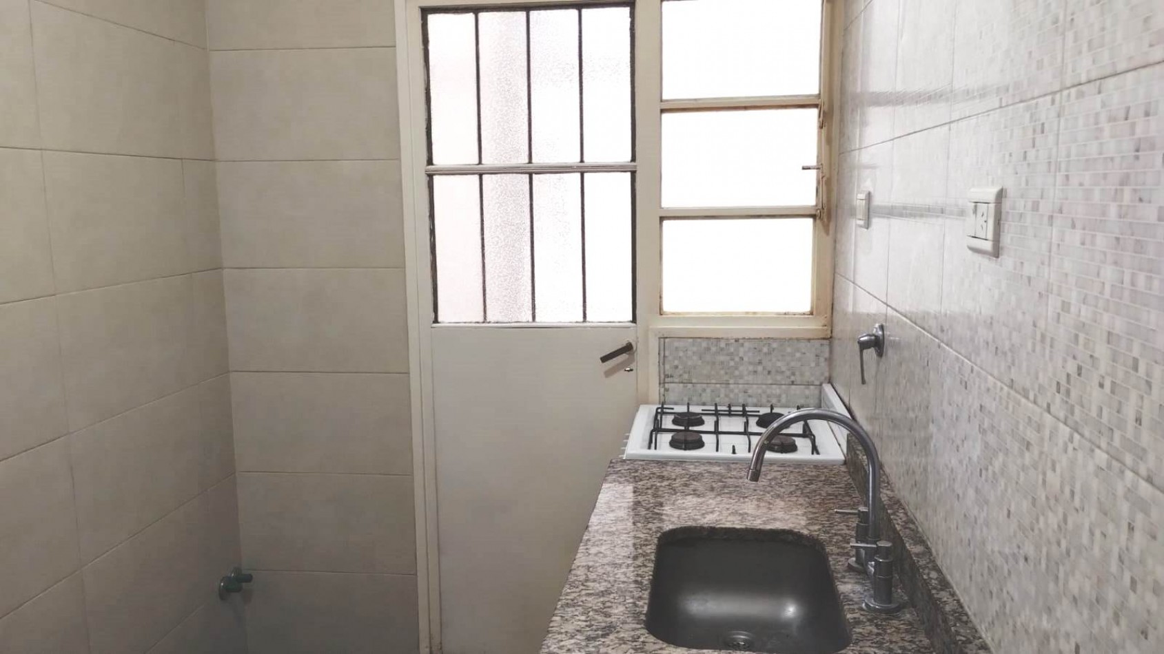Departamento de 2 amb Planta Baja al Frente con Patio
