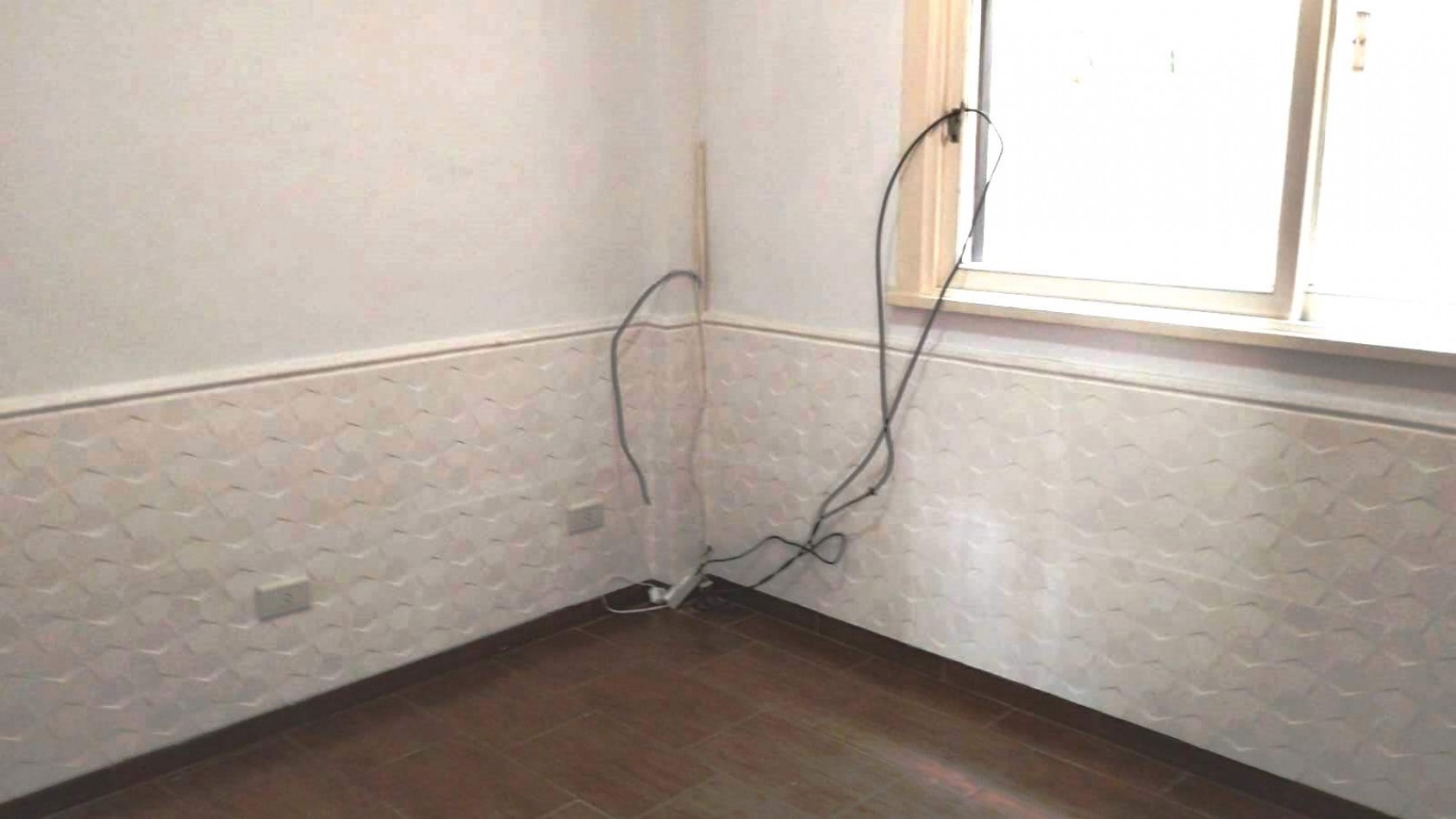 Departamento de 2 amb Planta Baja al Frente con Patio