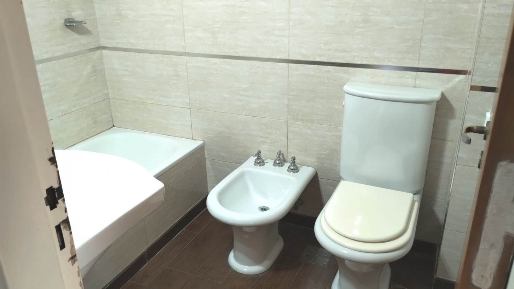 Departamento de 2 amb Planta Baja al Frente con Patio