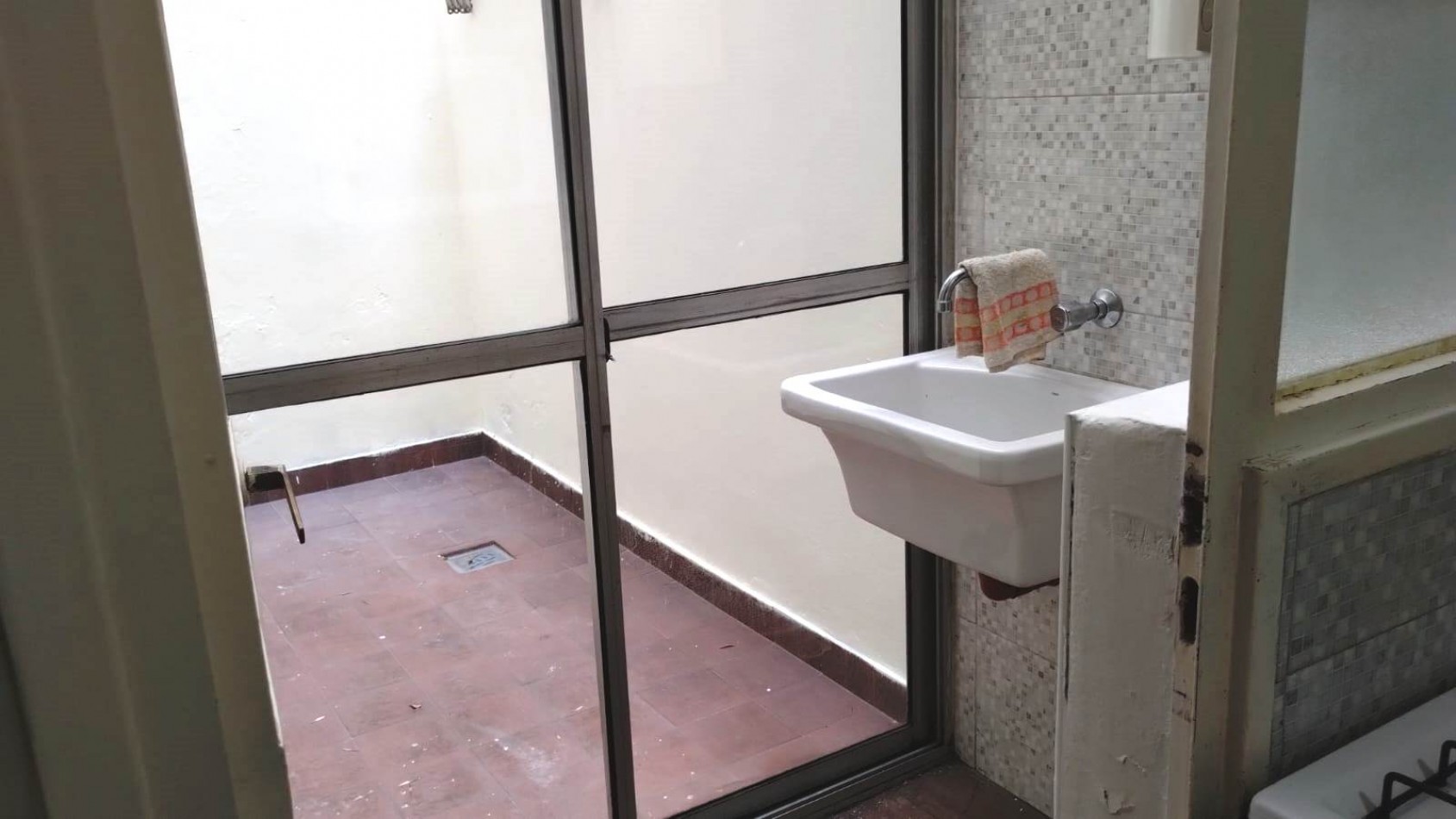Departamento de 2 amb Planta Baja al Frente con Patio