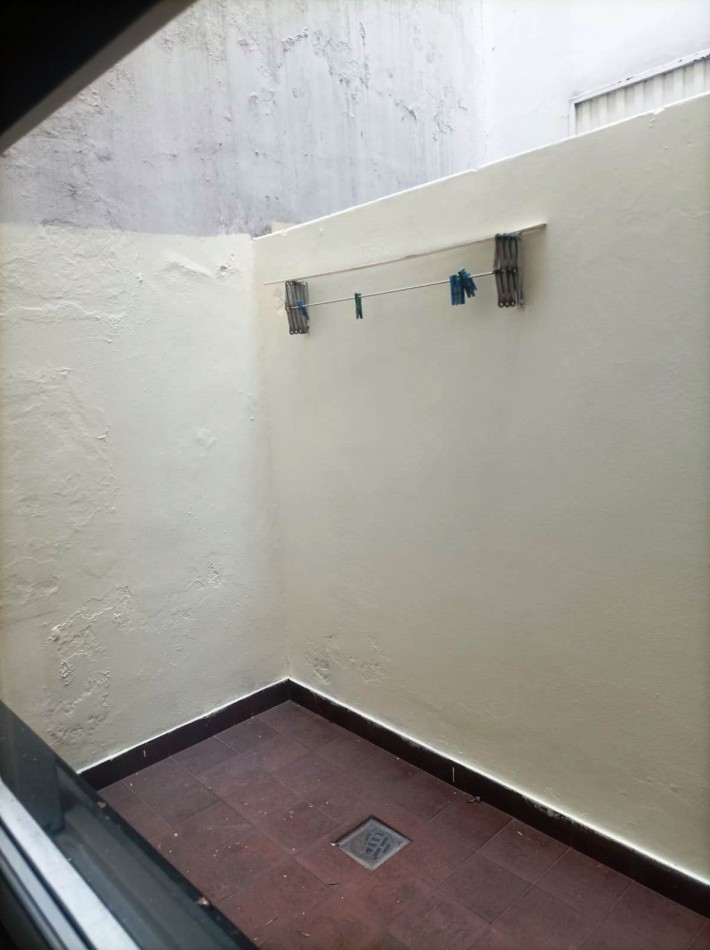 Departamento de 2 amb Planta Baja al Frente con Patio