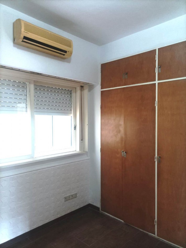 Departamento de 2 amb Planta Baja al Frente con Patio