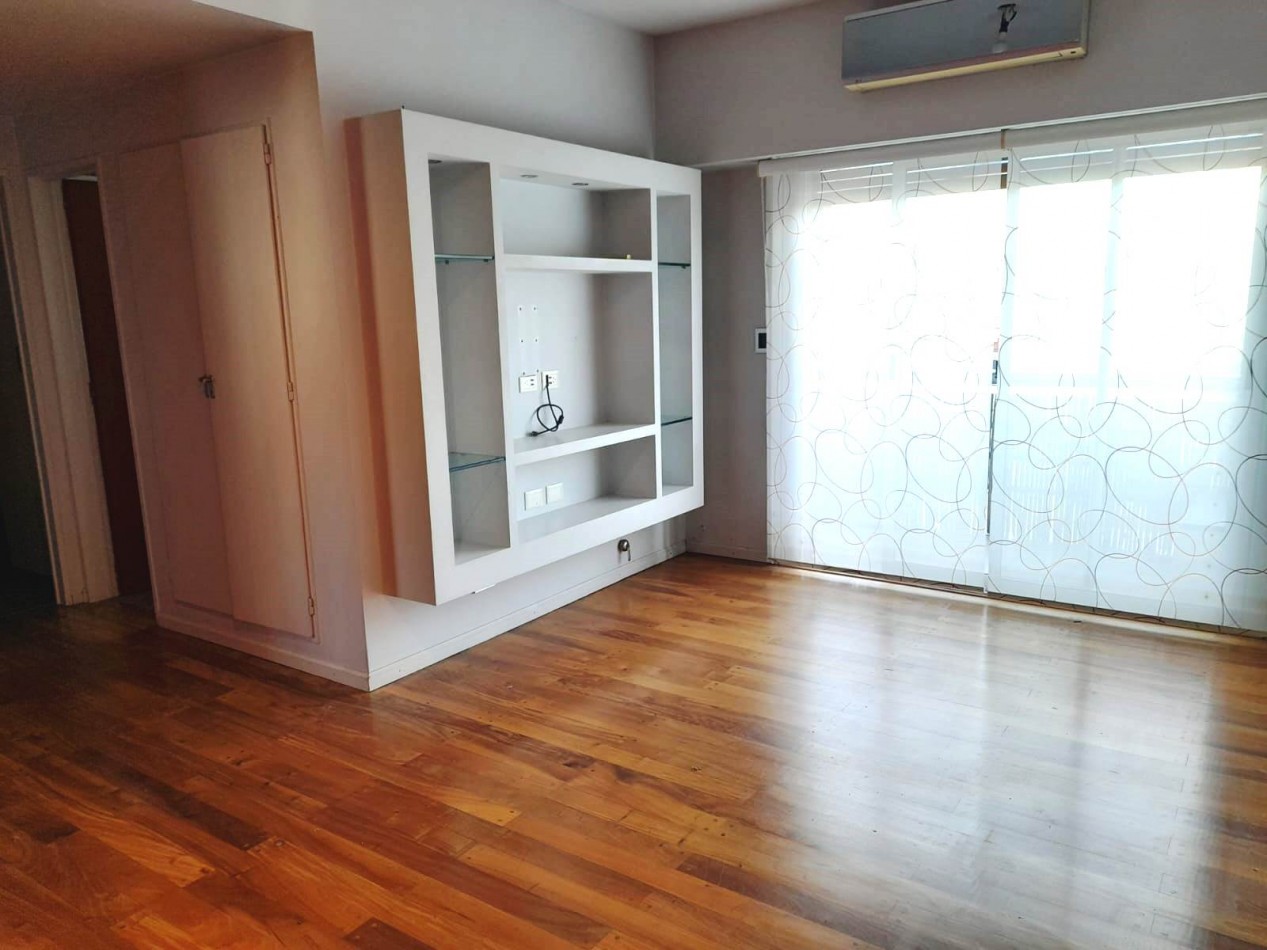 Departamento de 2 amb  con Balcon y Cochera fija