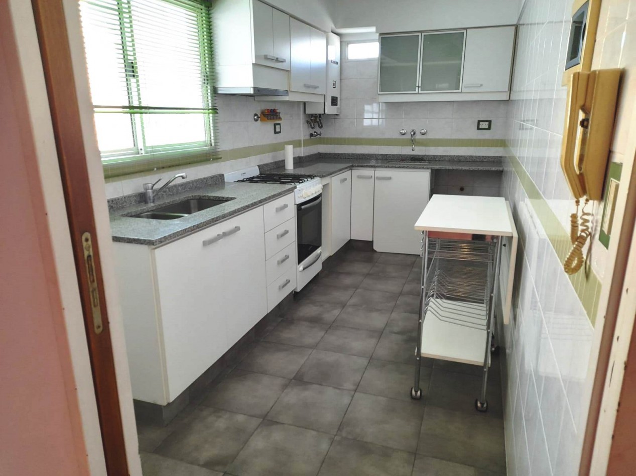 Departamento de 2 amb  con Balcon y Cochera fija
