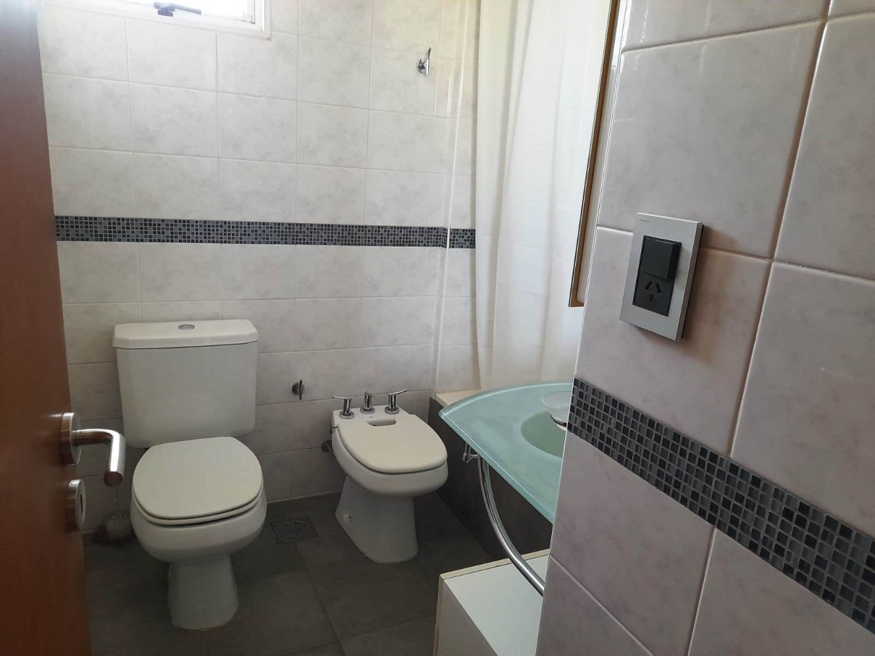 Departamento de 2 amb  con Balcon y Cochera fija