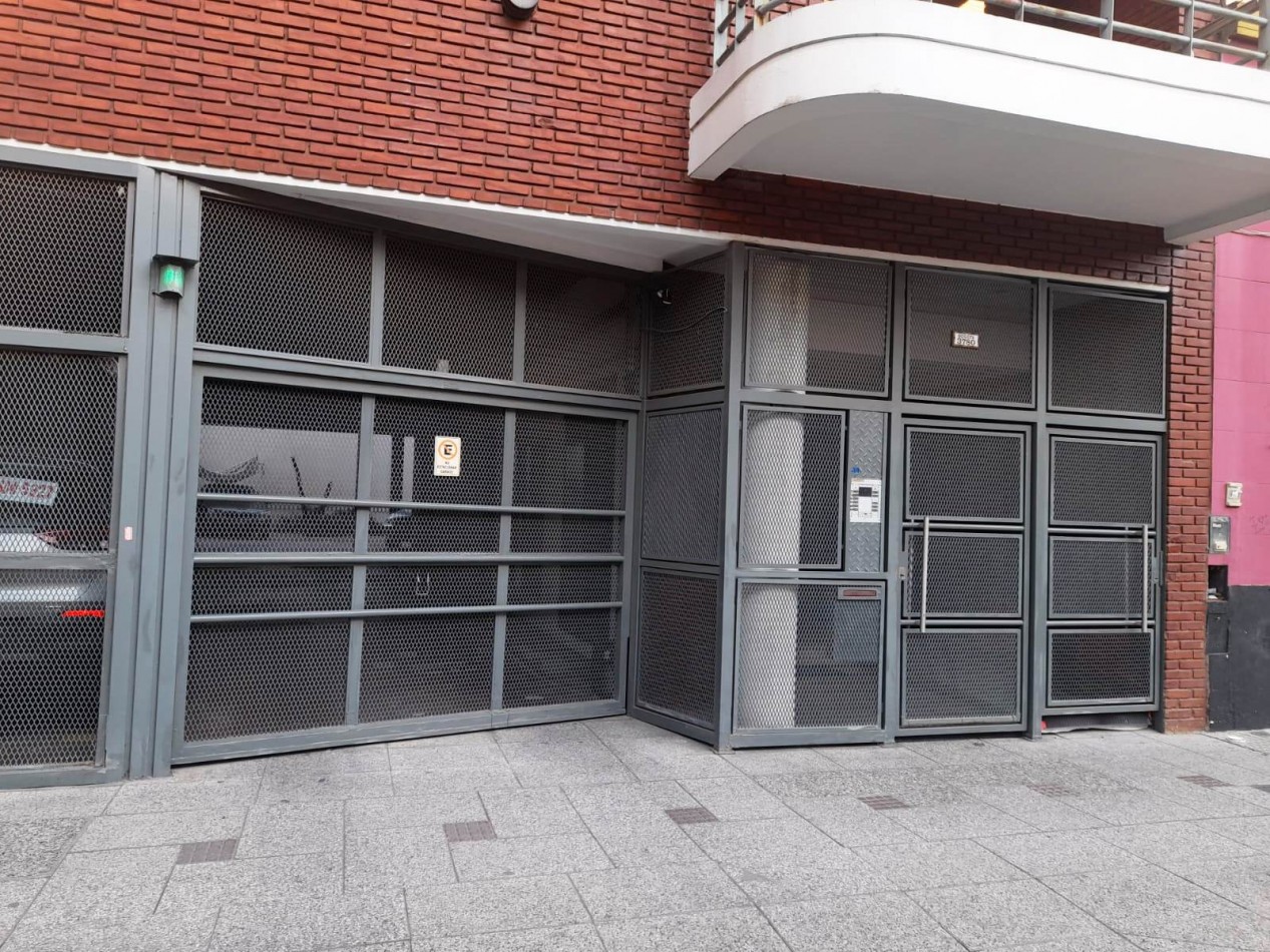 Departamento de 2 amb  con Balcon y Cochera fija