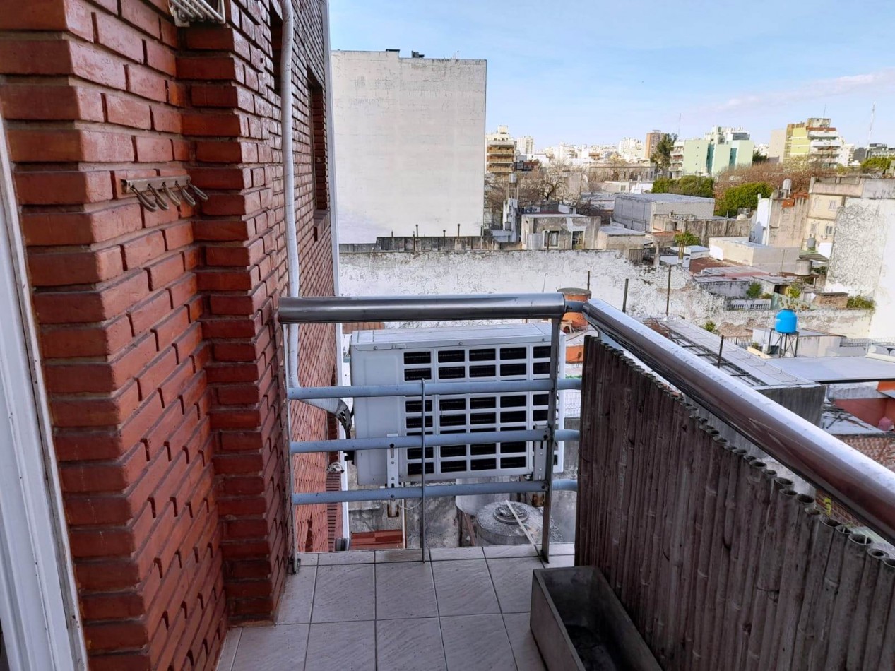 Departamento de 2 amb  con Balcon y Cochera fija