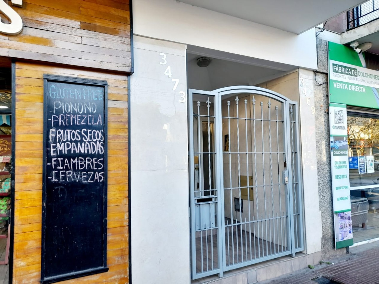 Departamento De 4 Amb Al Frente Con Balcon - Semi Piso-