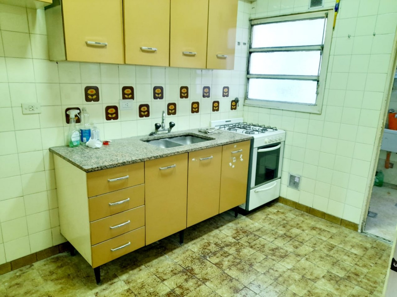 Departamento De 4 Amb Al Frente Con Balcon - Semi Piso-