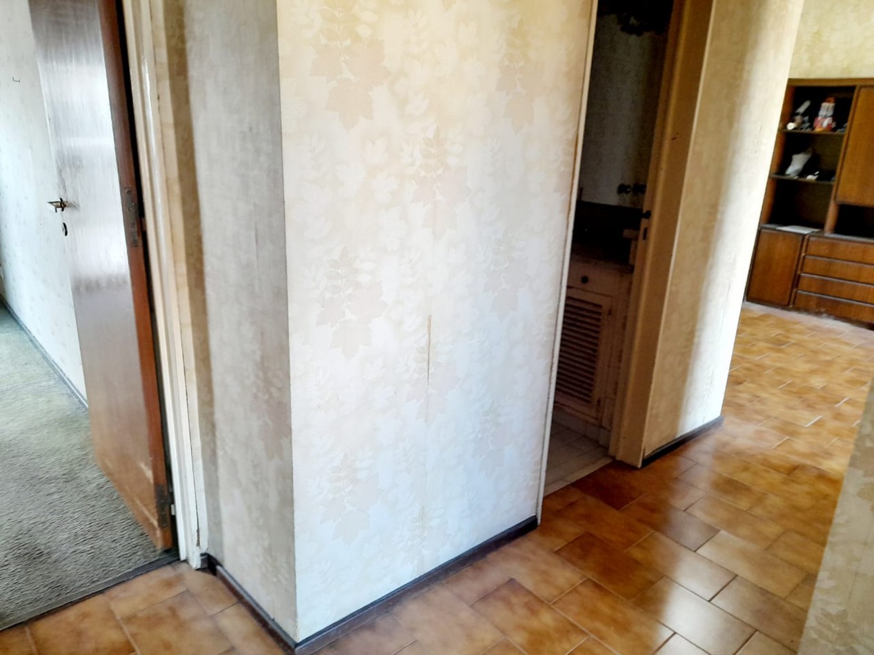 Departamento De 4 Amb Al Frente Con Balcon - Semi Piso-