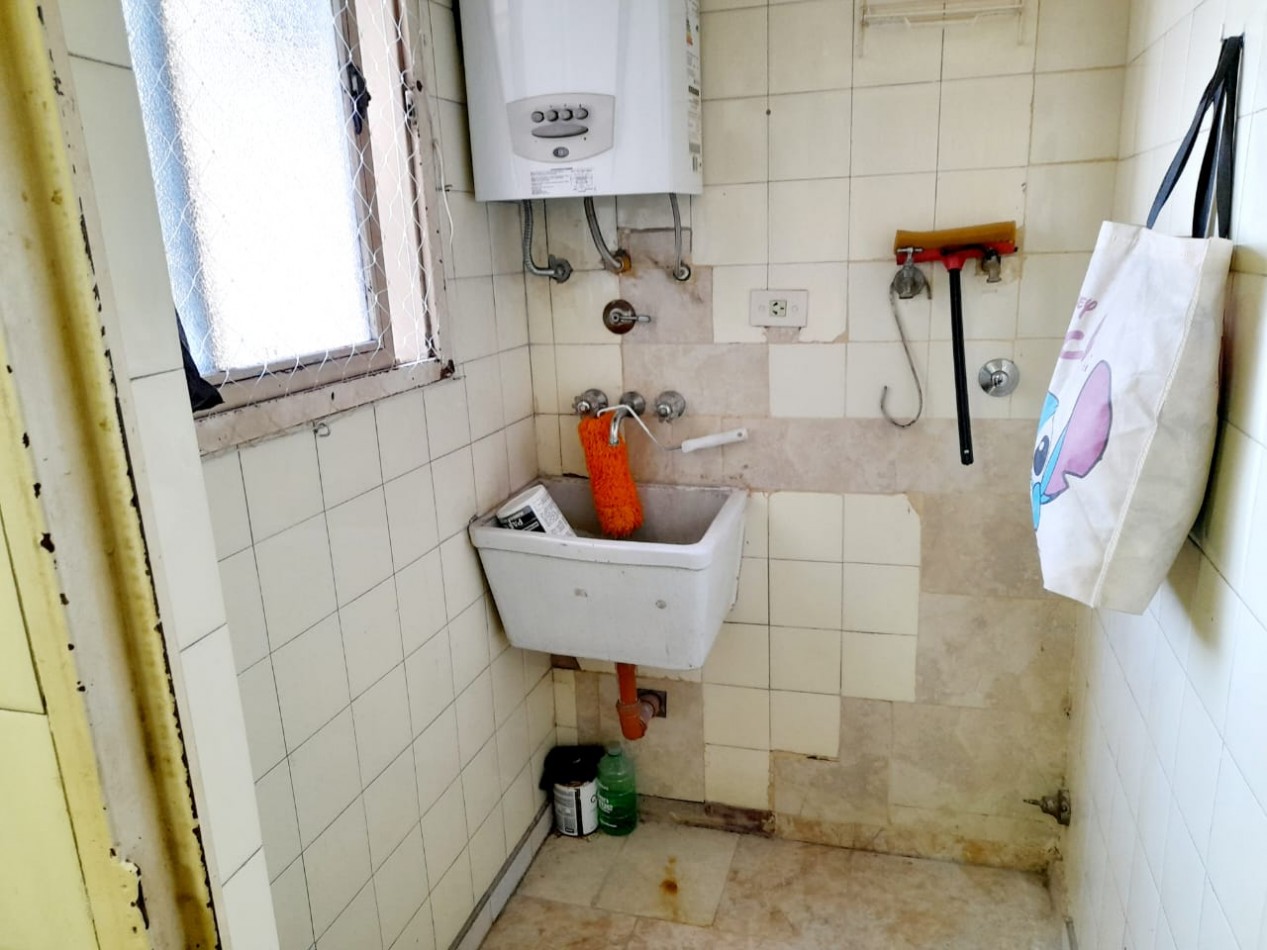 Departamento De 4 Amb Al Frente Con Balcon - Semi Piso-