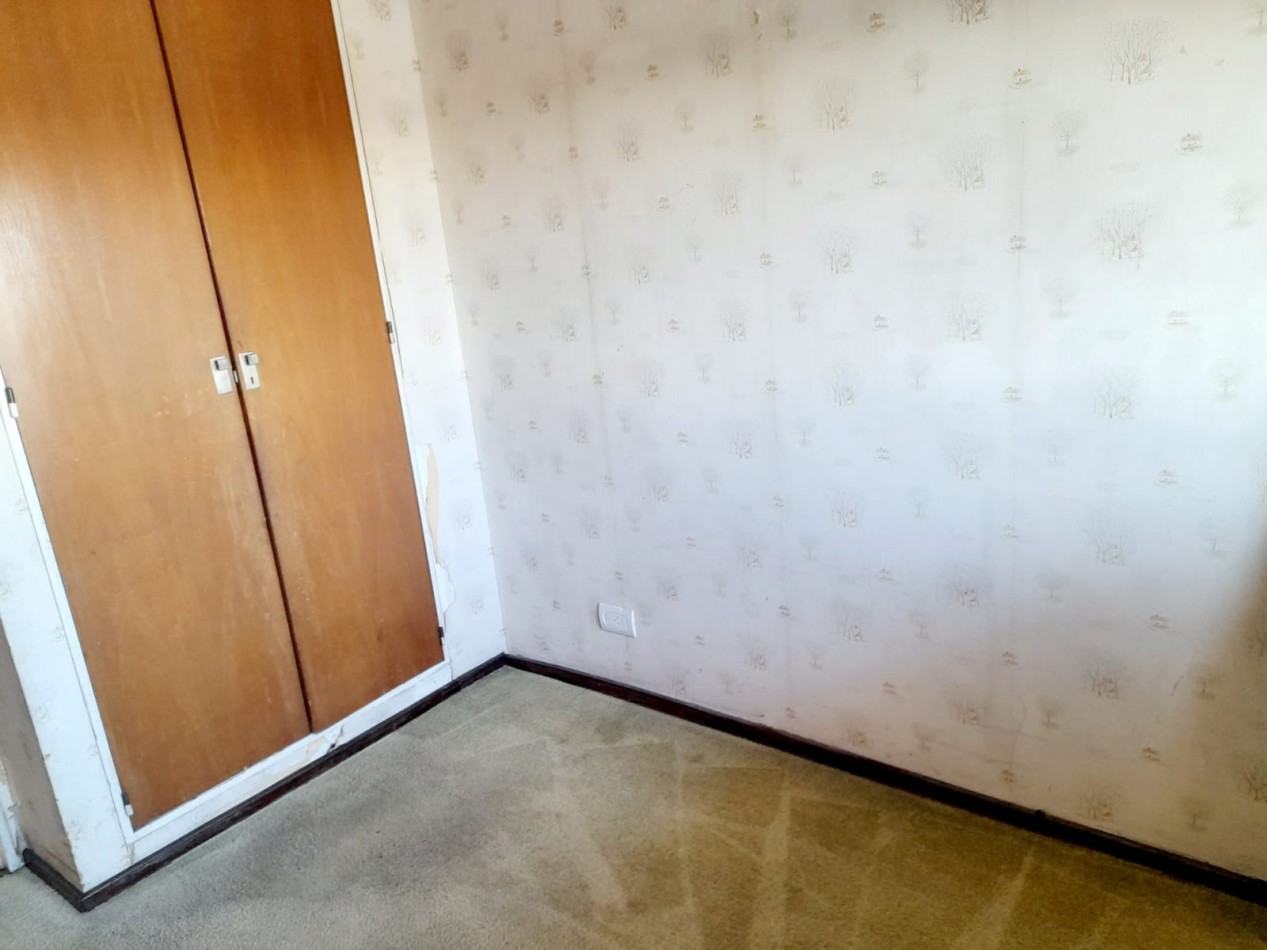 Departamento De 4 Amb Al Frente Con Balcon - Semi Piso-