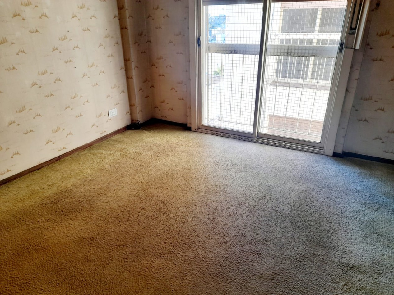 Departamento De 4 Amb Al Frente Con Balcon - Semi Piso-