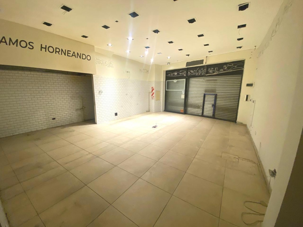 LOCAL COMERCIAL CON DEPOSITO