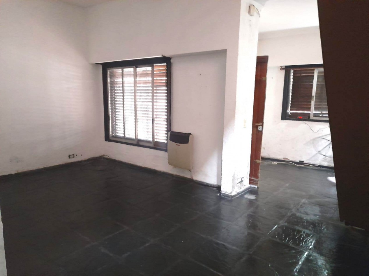 VENTA CASA 4 AMB CON DEPENDENCIA Y  COCHERA 