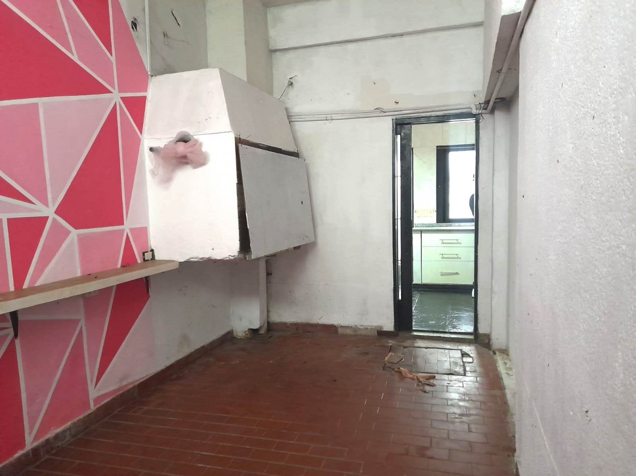 VENTA CASA 4 AMB CON DEPENDENCIA Y  COCHERA 