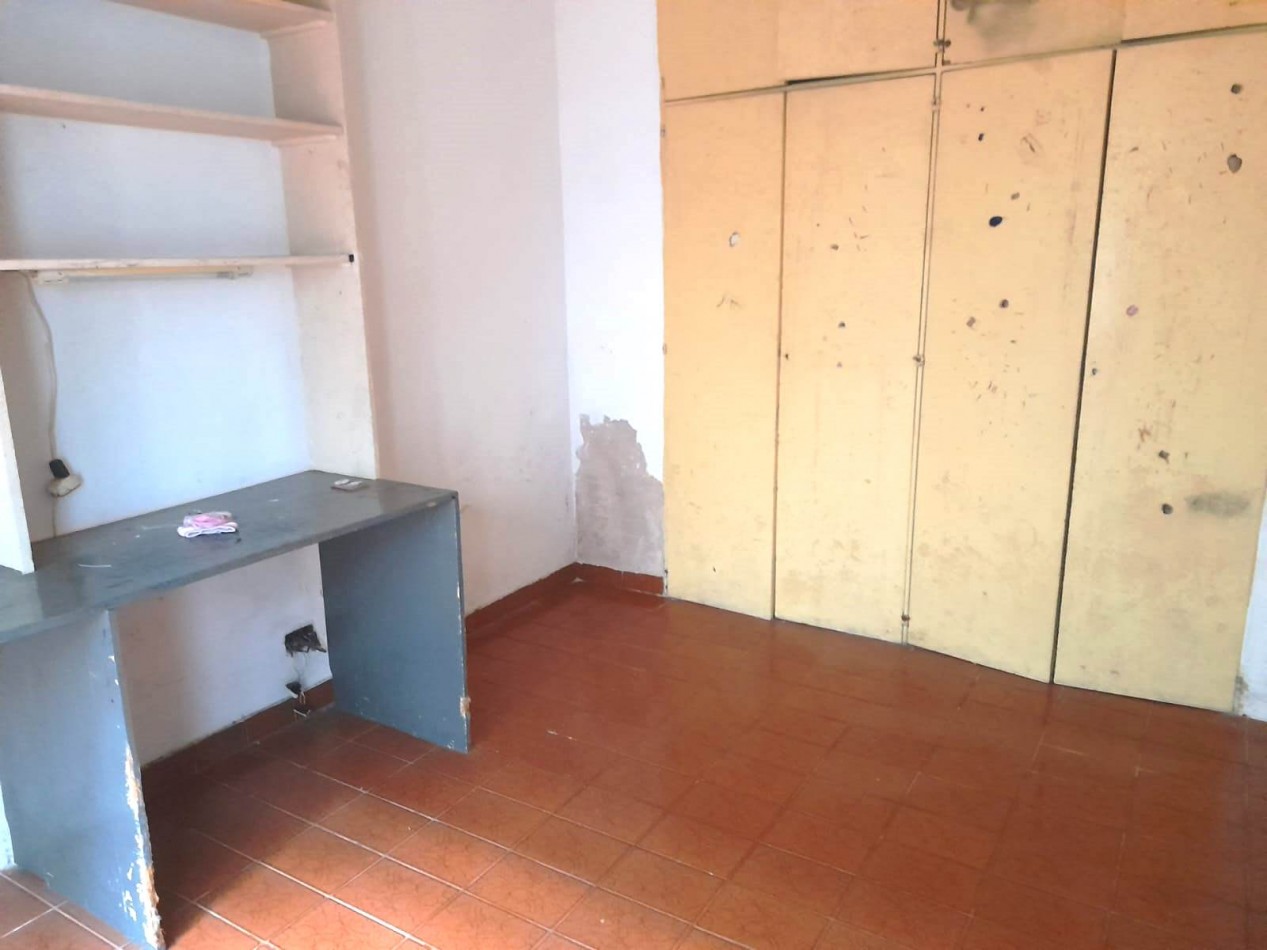 VENTA CASA 4 AMB CON DEPENDENCIA Y  COCHERA 