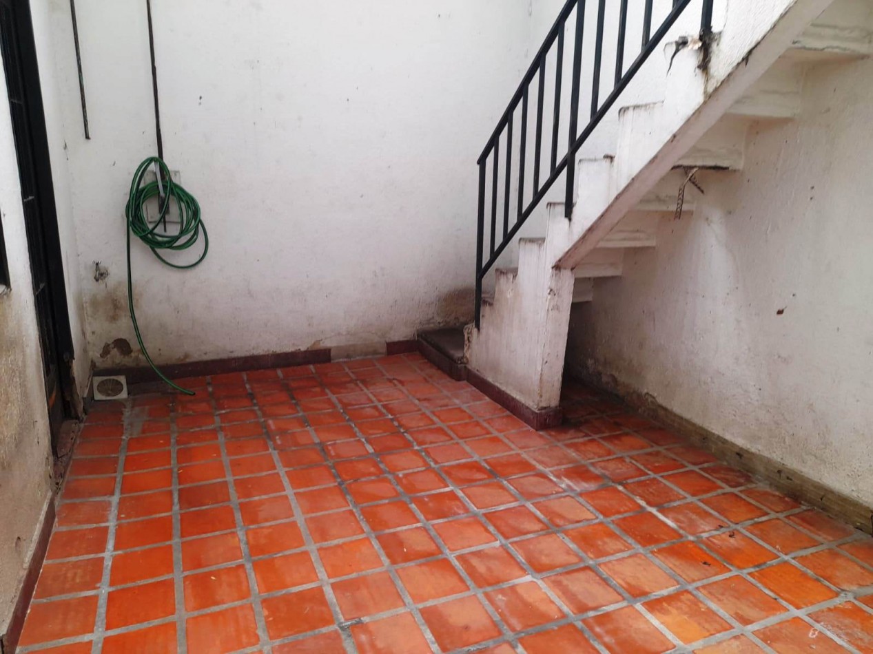 VENTA CASA 4 AMB CON DEPENDENCIA Y  COCHERA 