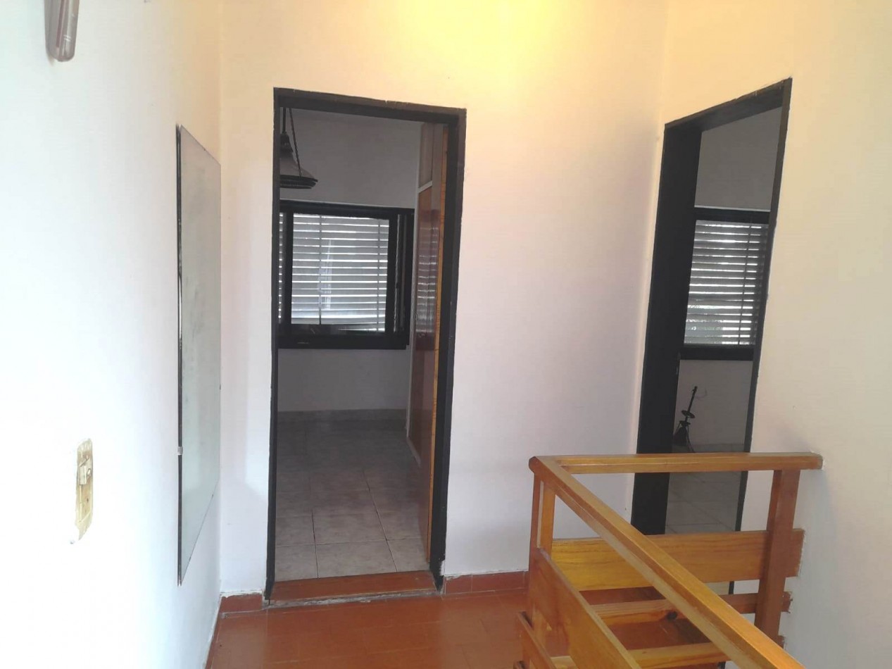 VENTA CASA 4 AMB CON DEPENDENCIA Y  COCHERA 