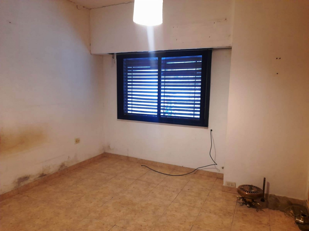 VENTA CASA 4 AMB CON DEPENDENCIA Y  COCHERA 