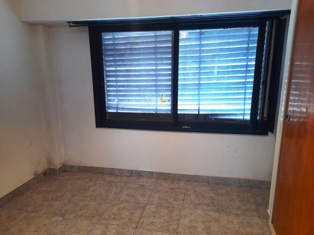 VENTA CASA 4 AMB CON DEPENDENCIA Y  COCHERA 