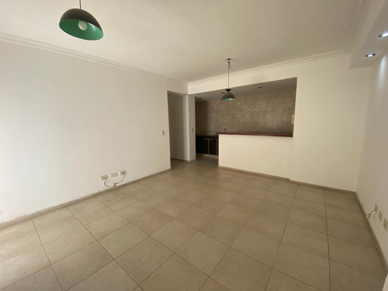 DEPARTAMENTO 2AMB  MONTE CASTRO