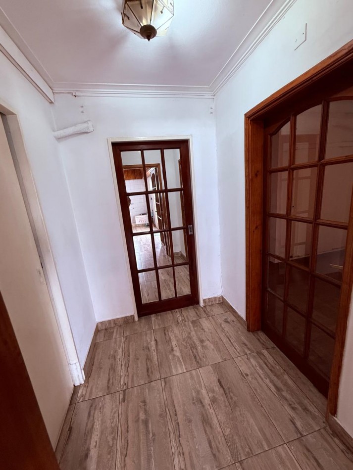 CASA 5 AMB CON DEPENDENCIA Y GARAGE  VILLA DEVOTO- APTO USO COMERCIAL