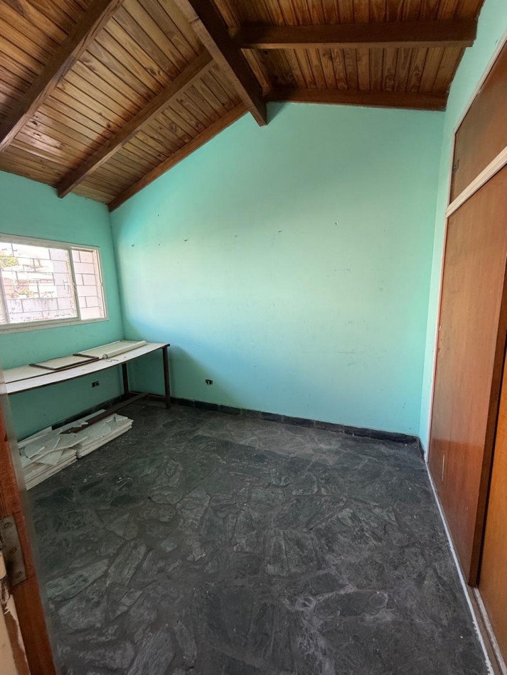 CASA 5 AMB CON DEPENDENCIA Y GARAGE  VILLA DEVOTO- APTO USO COMERCIAL