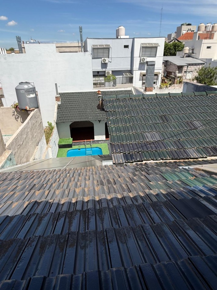 CASA 5 AMB CON DEPENDENCIA Y GARAGE  VILLA DEVOTO- APTO USO COMERCIAL