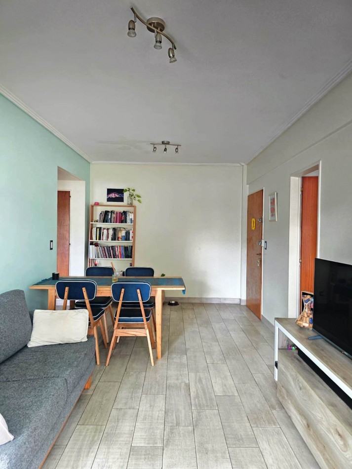 DEPARTAMENTO 2 AMBIENTES AL FRENTE CON BALCON