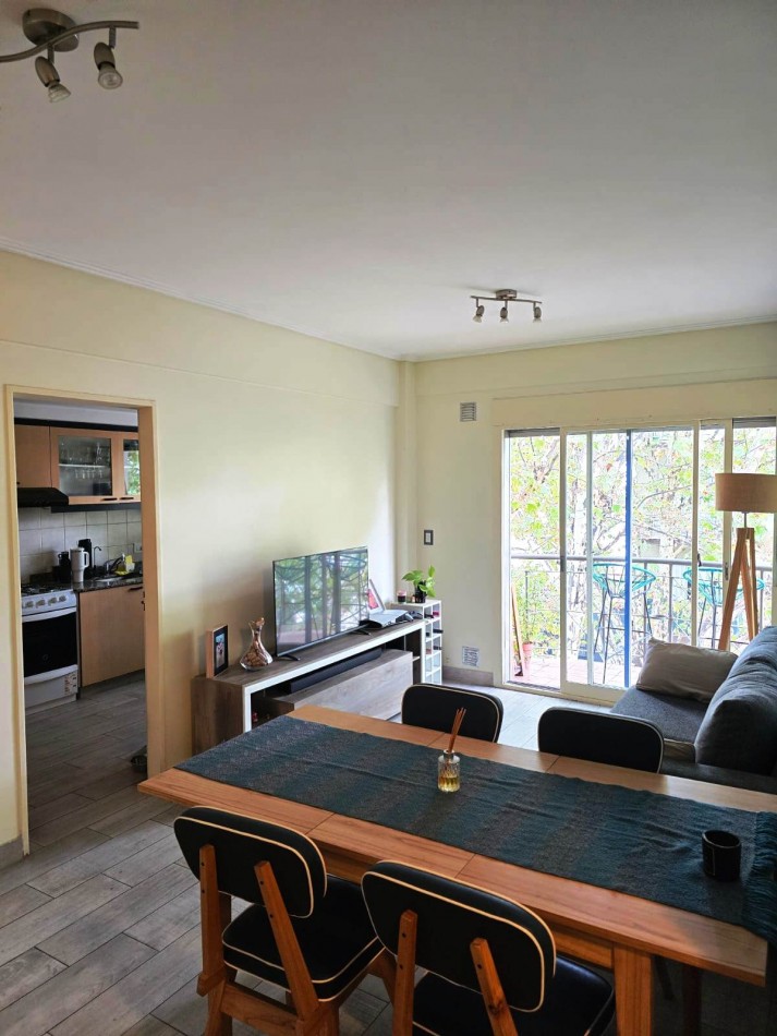 DEPARTAMENTO 2 AMBIENTES AL FRENTE CON BALCON