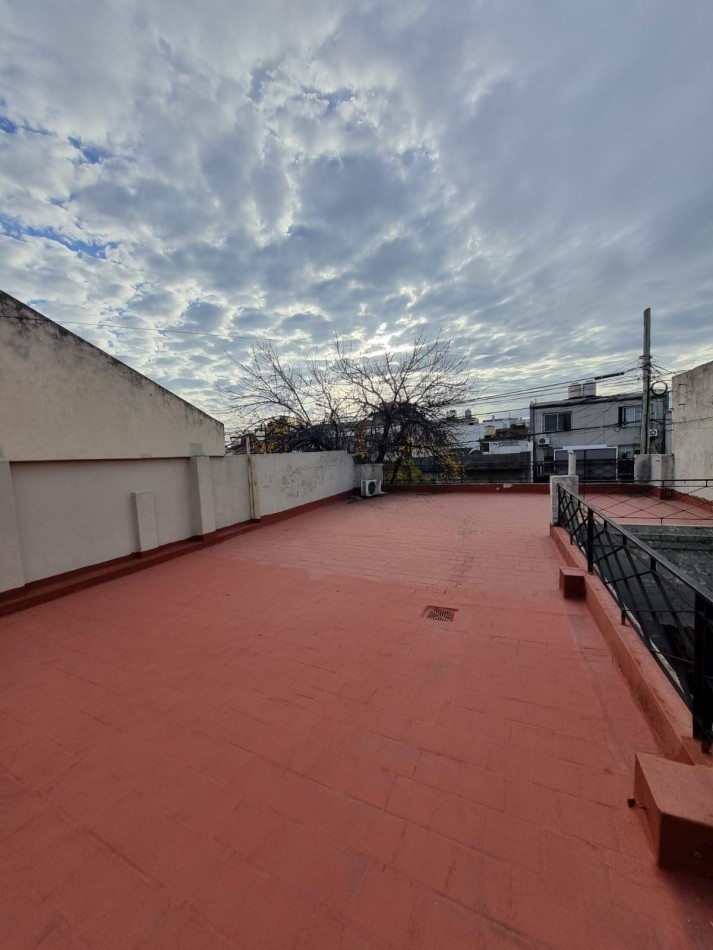 CASA 3 AMBIENTES CON LOCAL VILLA DEVOTO