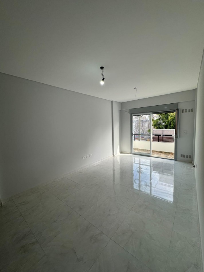 DEPARTAMENTO 2 AMBIENTES CON BALCON Y PATIO A ESTRENAR "VILLA DEL PARQUE"