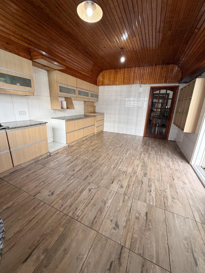 CASA 5 AMB CON DEPENDENCIA Y GARAGE  VILLA DEVOTO