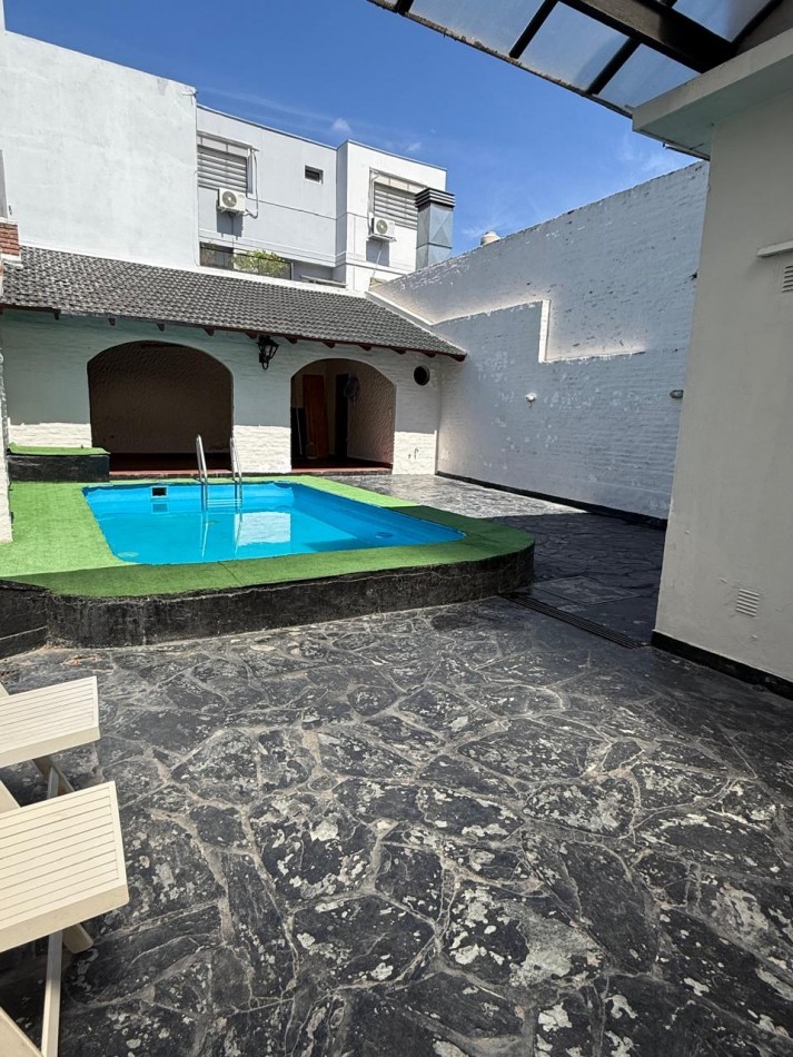 CASA 5 AMB CON DEPENDENCIA Y GARAGE  VILLA DEVOTO