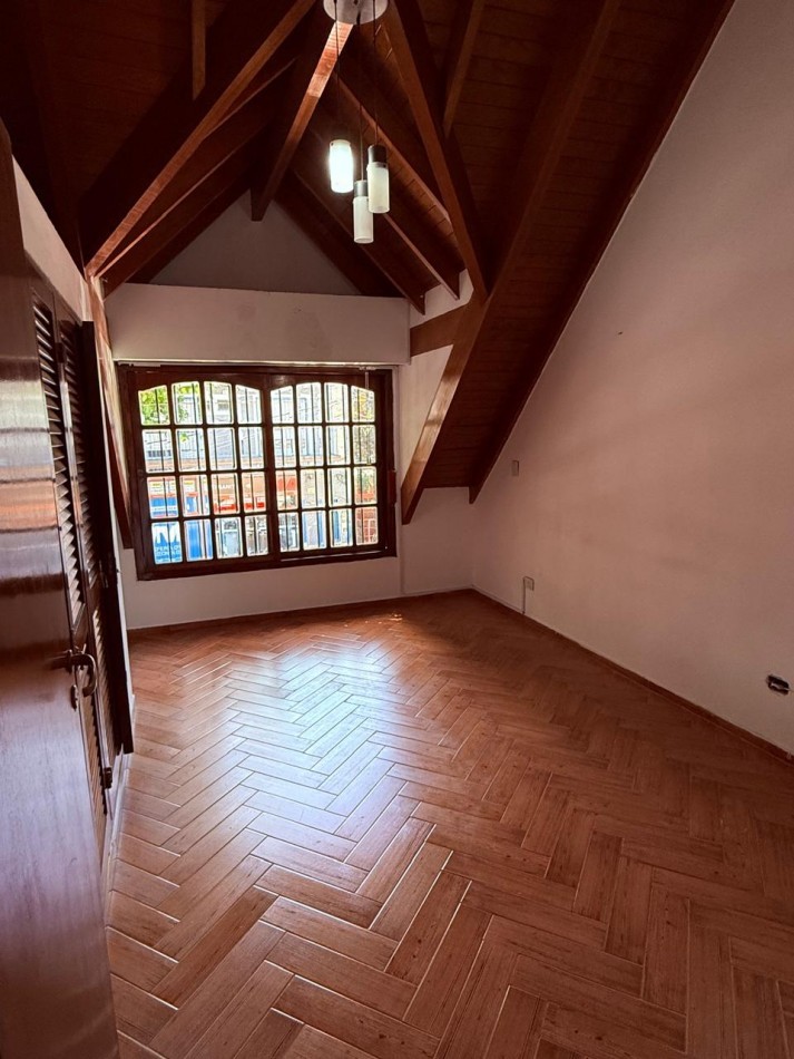 CASA 5 AMB CON DEPENDENCIA Y GARAGE  VILLA DEVOTO