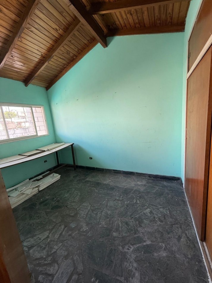 CASA 5 AMB CON DEPENDENCIA Y GARAGE  VILLA DEVOTO