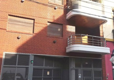 Departamento de 2 amb  con Balcon y Cochera fija
