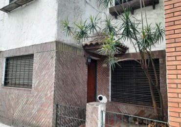 VENTA CASA 4 AMB CON DEPENDENCIA Y  COCHERA 